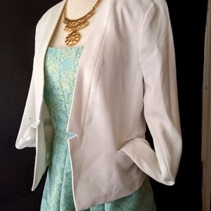 White cropped blazer
